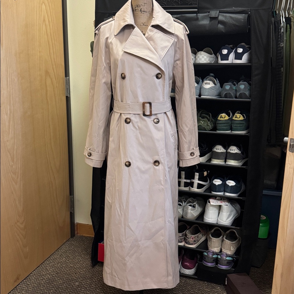 NWOT Miss Selfridge maxi double breasted trench coat. Adjustable belt. Size 8.